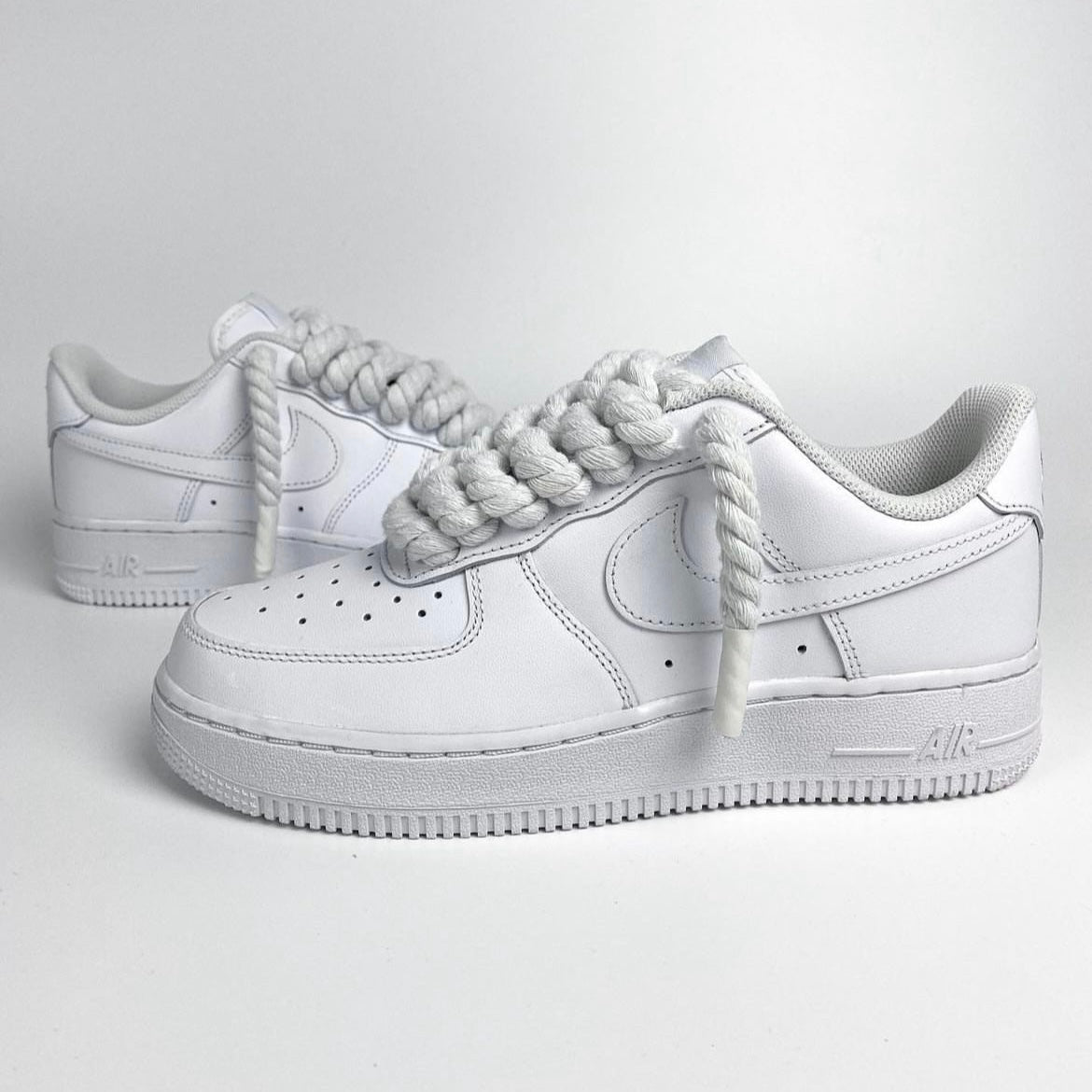 Custom Nike Air Force 1 mit weißen Rope Laces – handgefertigt in Deutschland