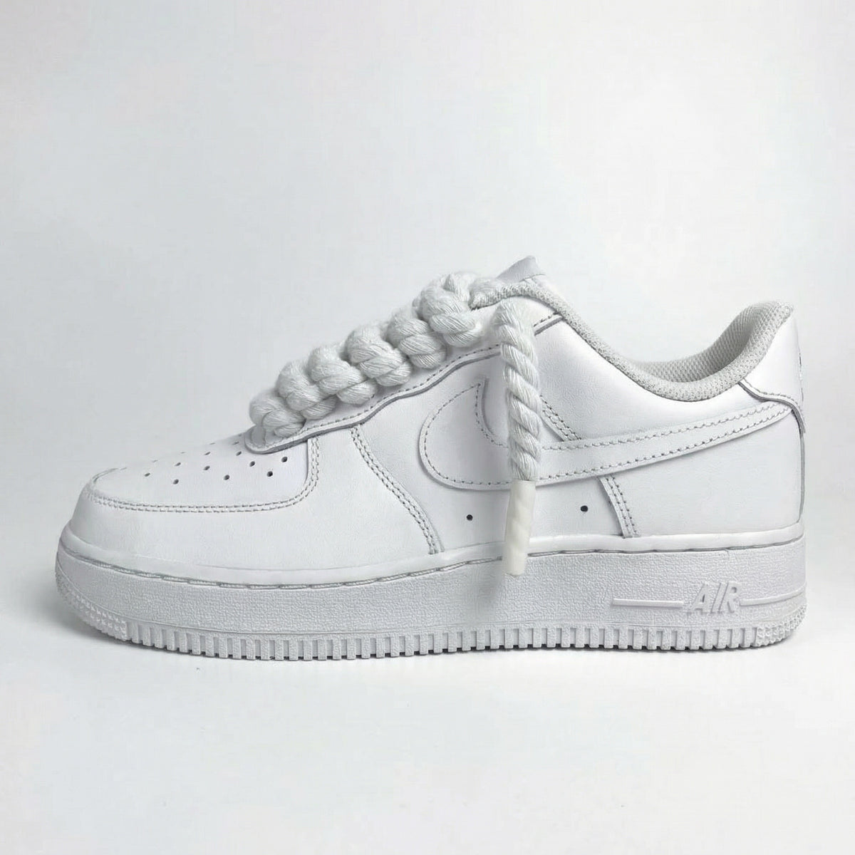 Custom Nike Air Force 1 mit weißen Rope Laces – handgefertigt in Deutschland