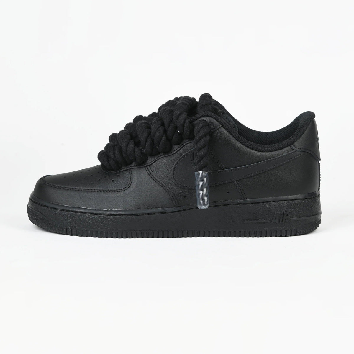 Custom Nike Air Force 1 mit schwarzen Rope Laces – handgefertigt in Goch Deutschland